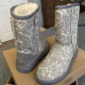 Size 8 UGG boots
